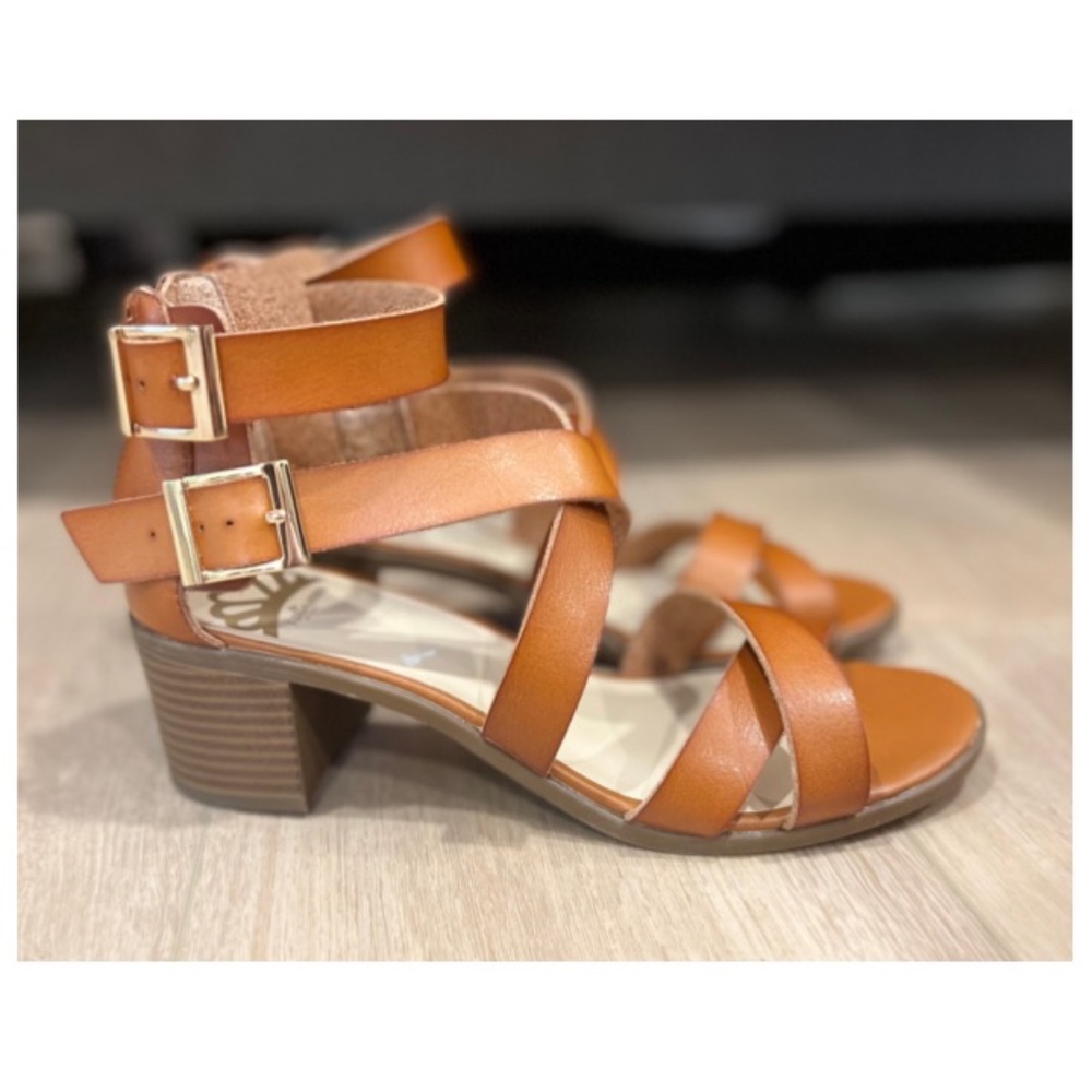 NWOB Fergalicious by Fergie Tan Strappy Sandal Sz 6.5/7.5